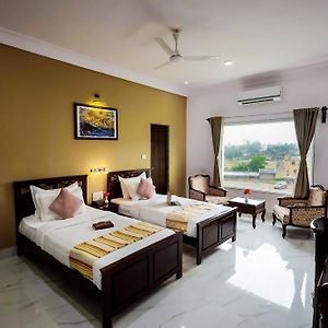 Deluxe Twin Room Complimentary Pick up from Railway Station Welcome Drink F&B